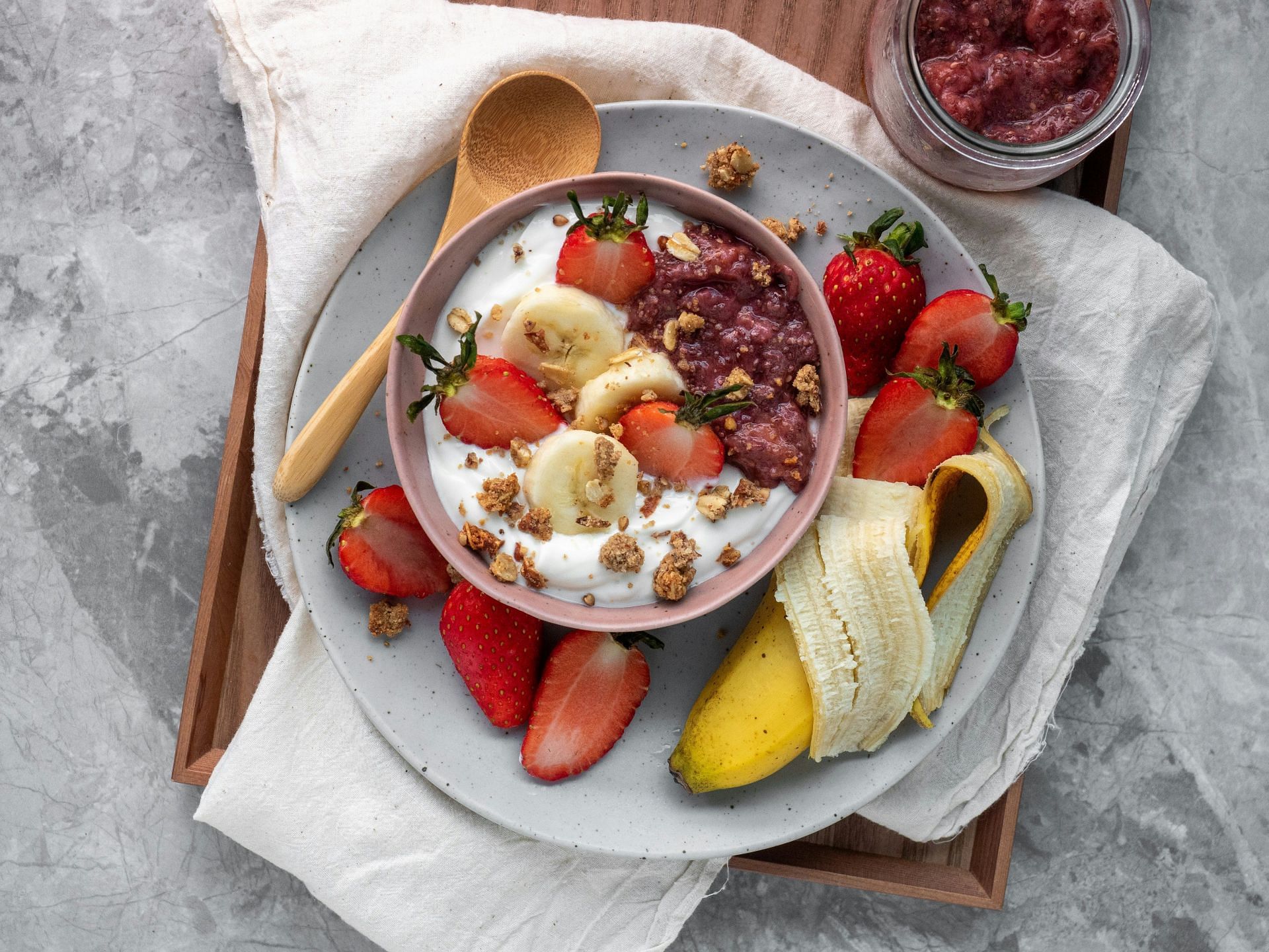 A Greek yogurt bowl as an evening snack (Image by Vicky Ng/Unsplash)